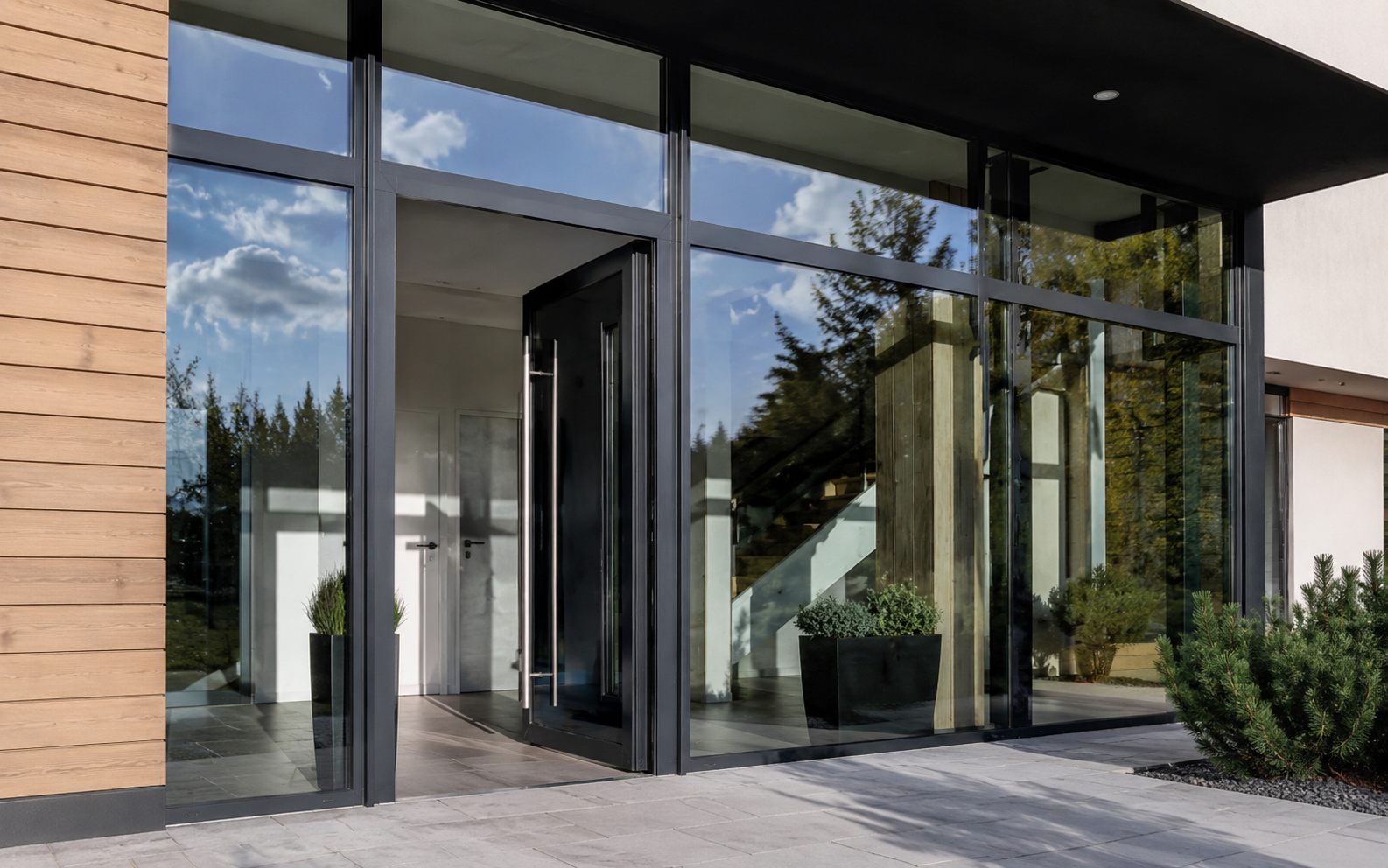 SUPERIAL System in Białystok — Versatile Aluminium in RAL Colours